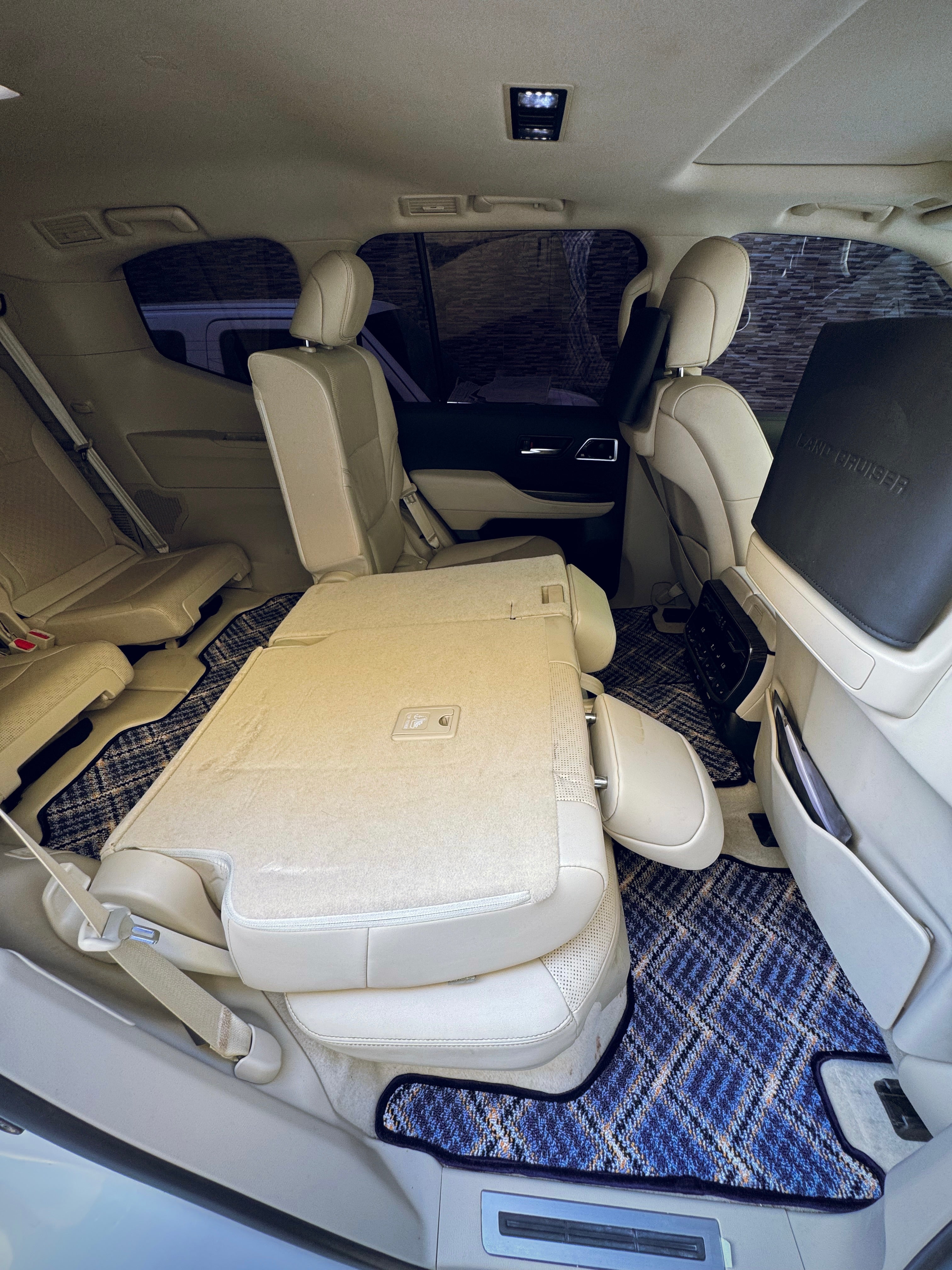 Bluemora Aura – Premium Kashmiri Rug Car Mats