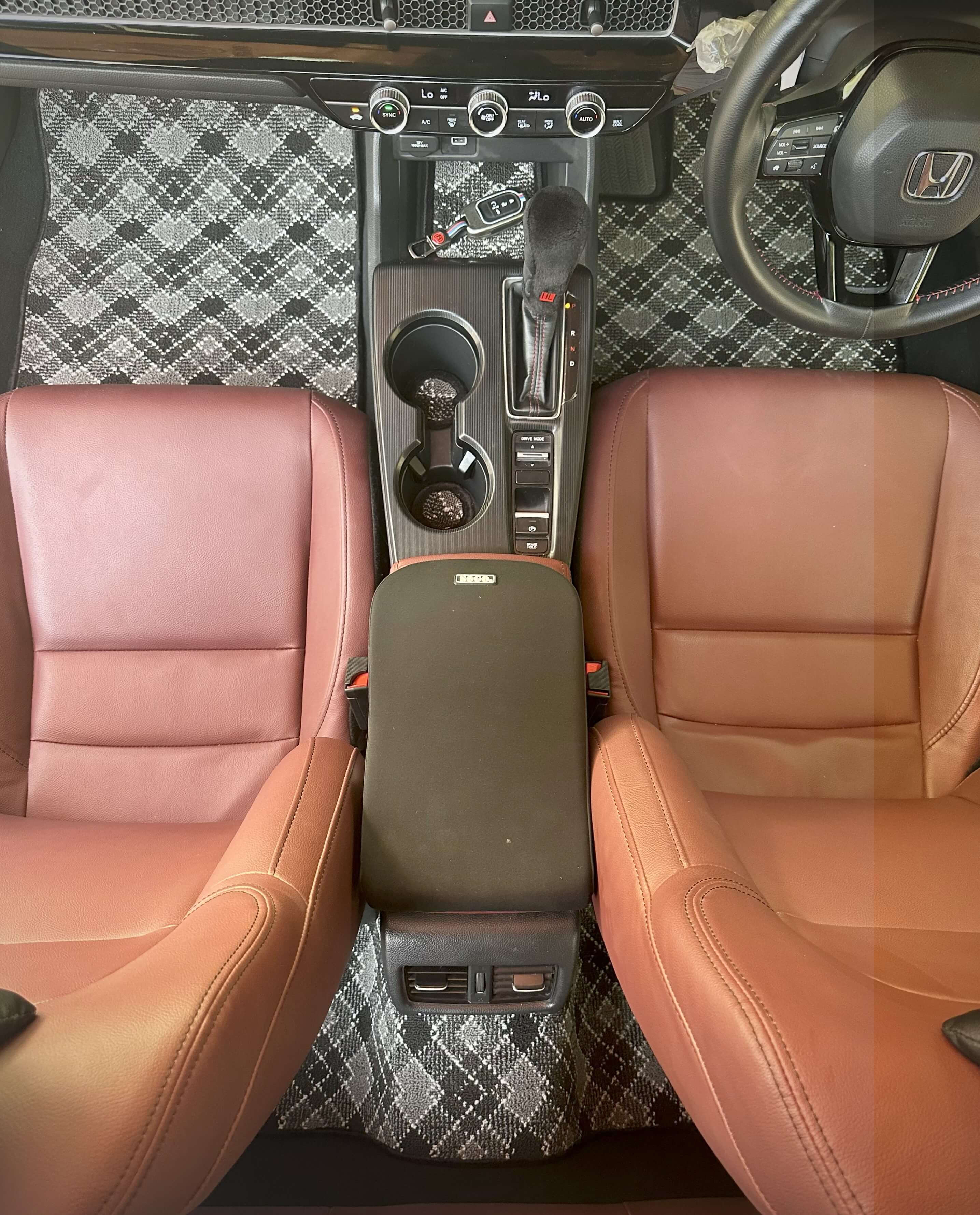 Carbon Aura – Premium Kashmiri Rug Car Mats