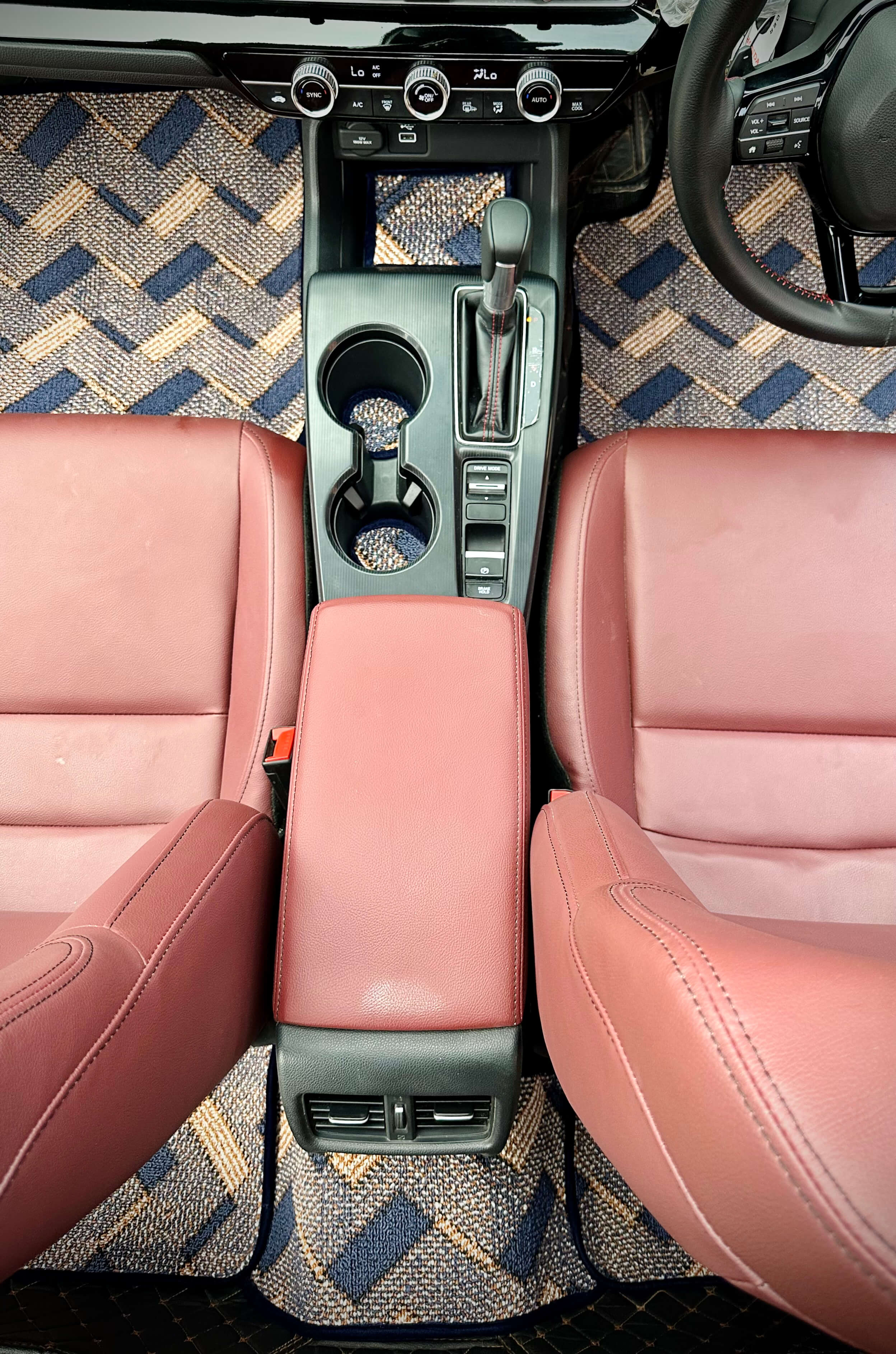 Sapphire Aura – Premium Kashmiri Rug Car Mats