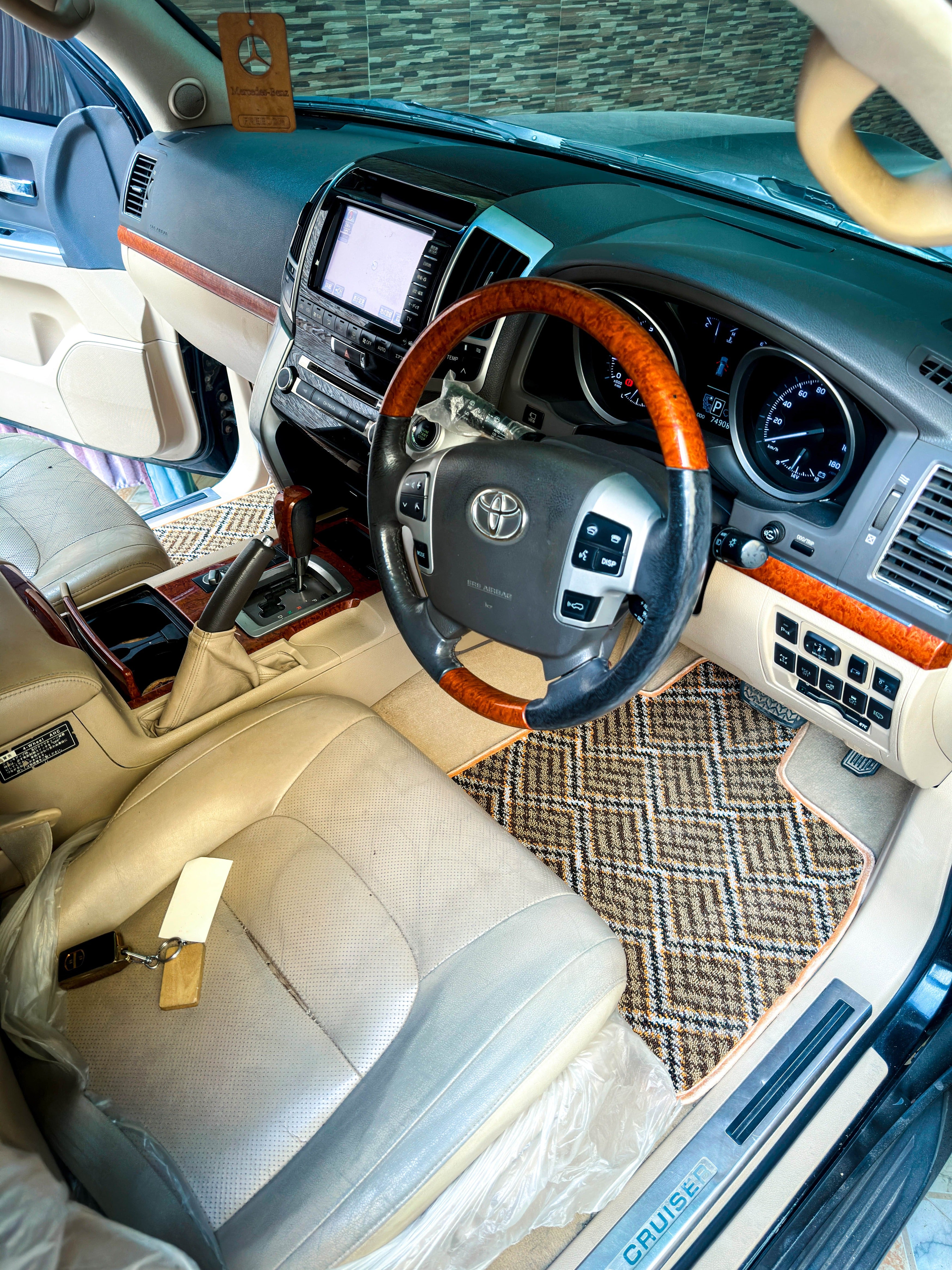 Desert Aura – Premium Kashmiri Rug Car Mats