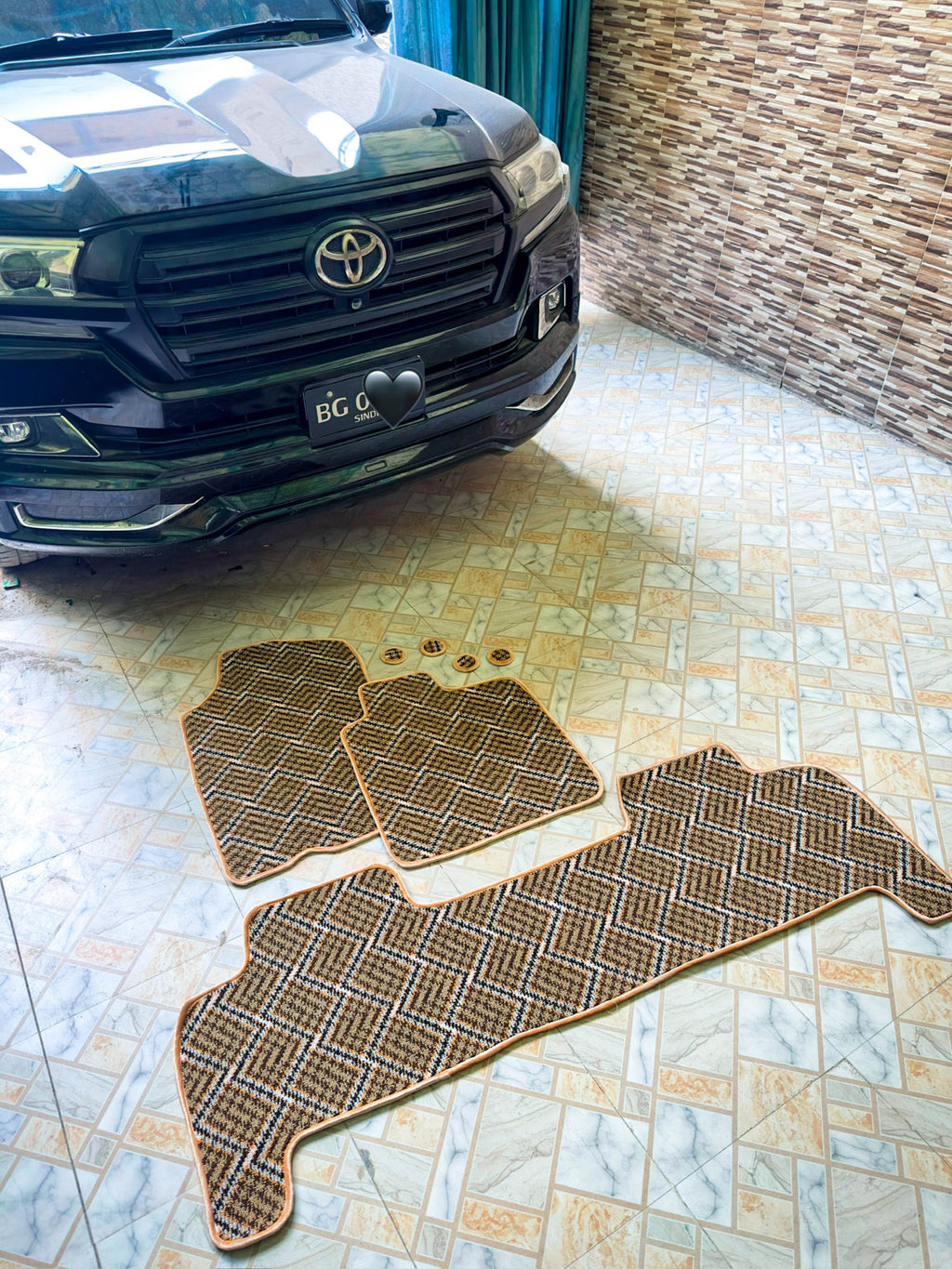 Desert Aura – Premium Kashmiri Rug Car Mats