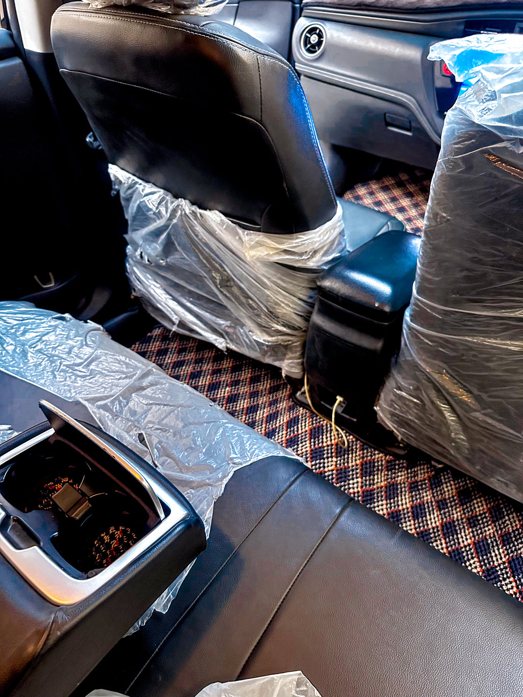 Midnight Aura – Premium Kashmiri Rug Car Mats