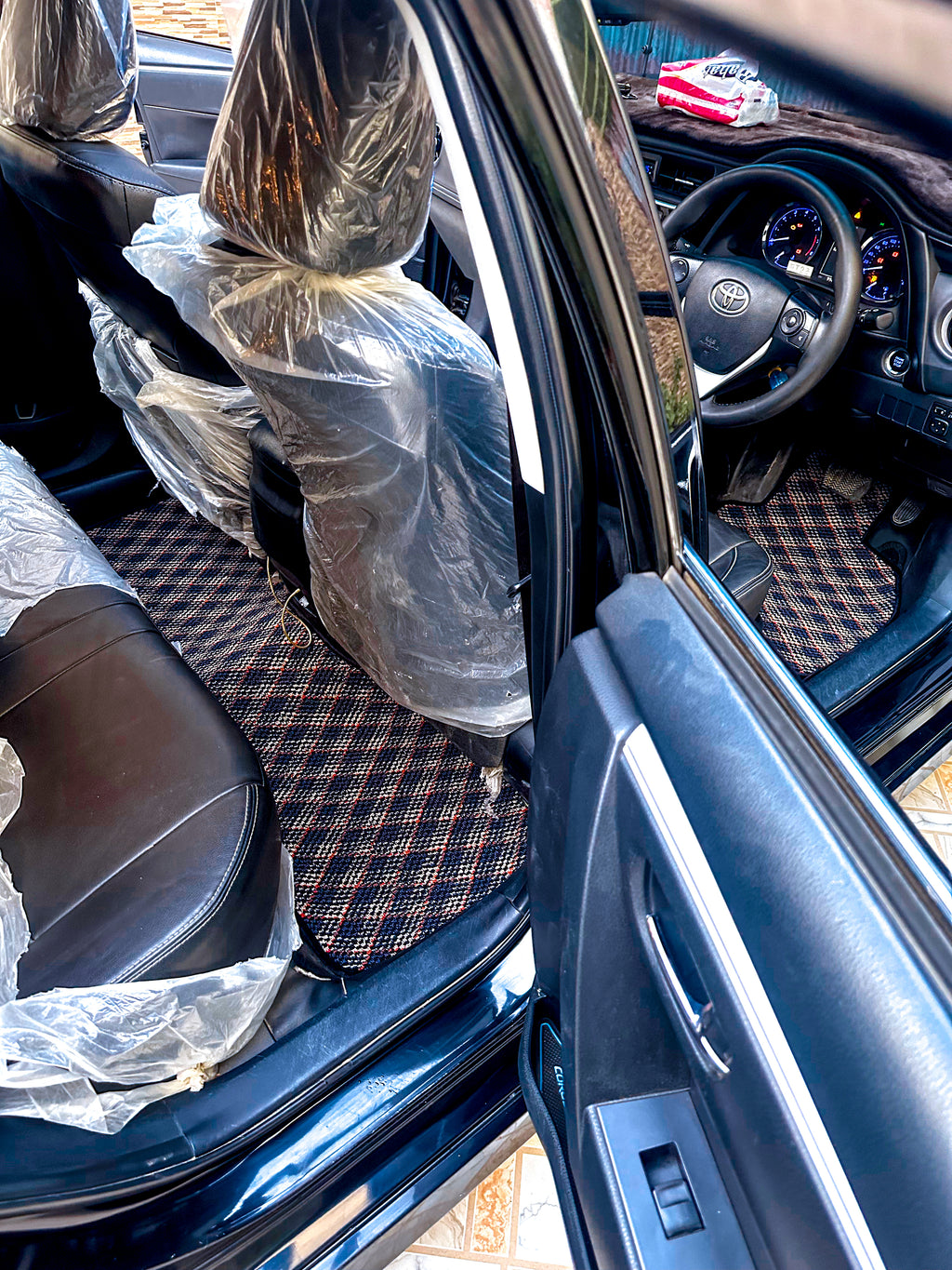 Midnight Aura – Premium Kashmiri Rug Car Mats