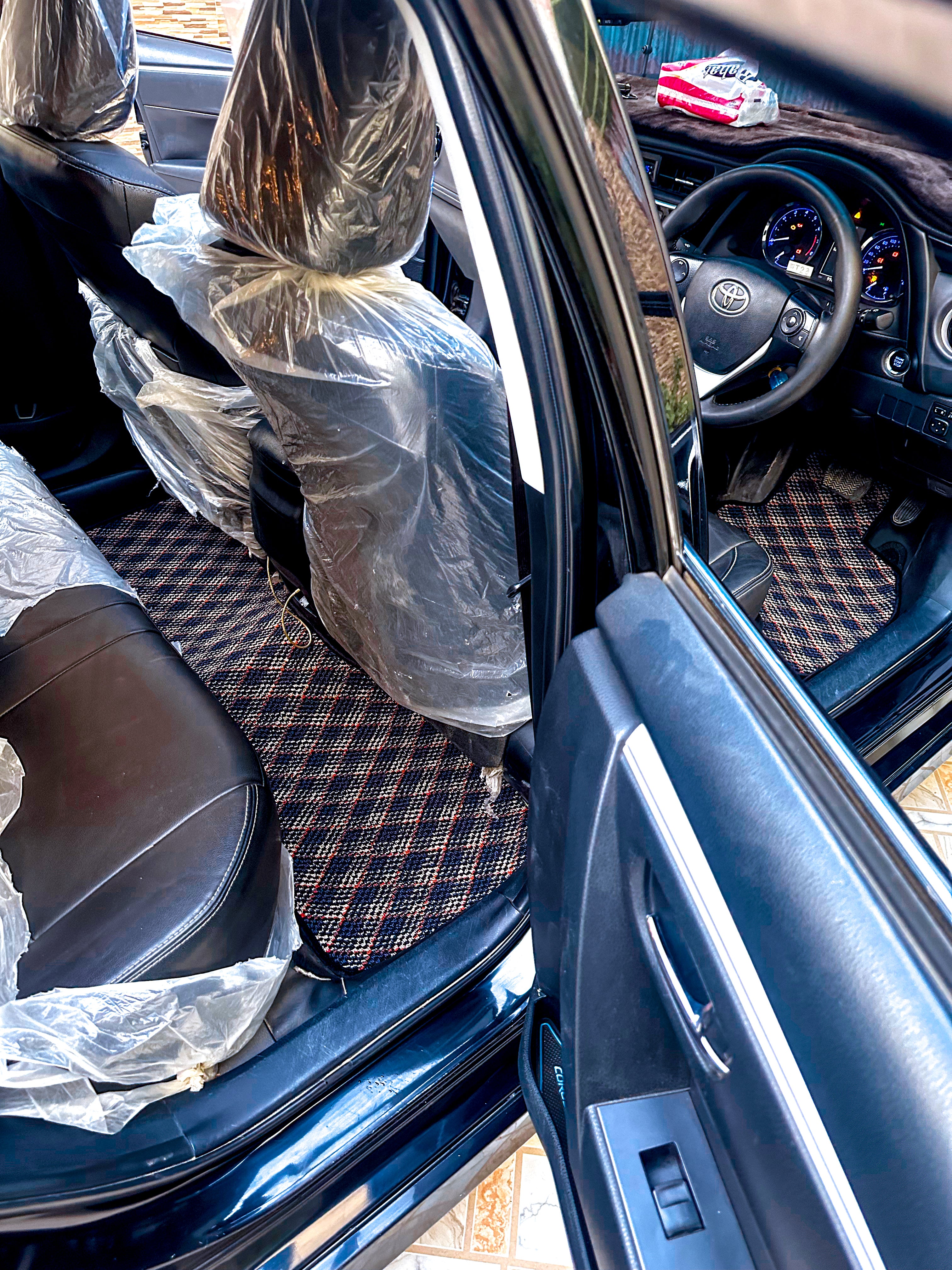 Midnight Aura – Premium Kashmiri Rug Car Mats