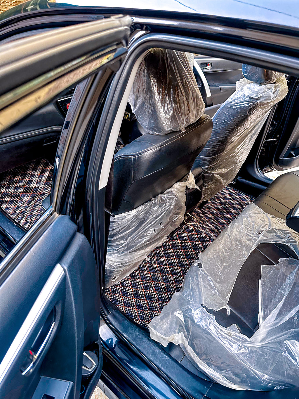 Midnight Aura – Premium Kashmiri Rug Car Mats