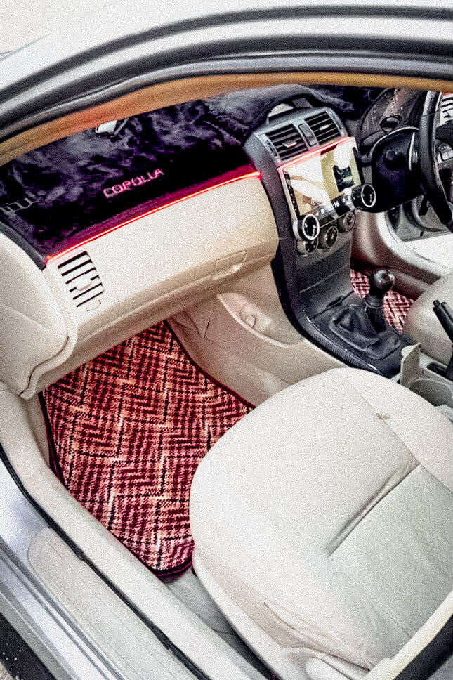 Saffron Aura – Premium Kashmiri Rug Car Mats