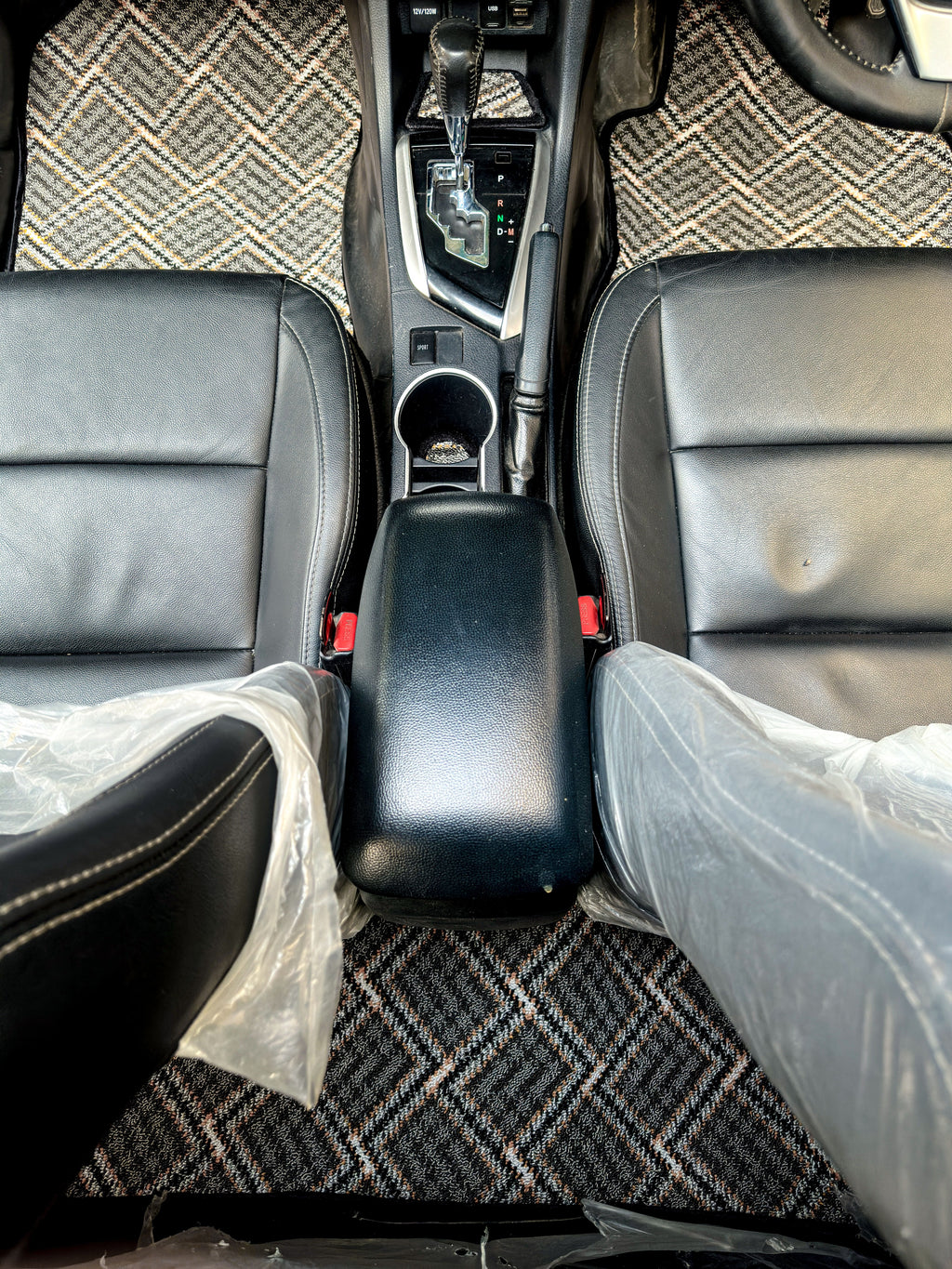 Stone Aura – Premium Kashmiri Rug Car Mats